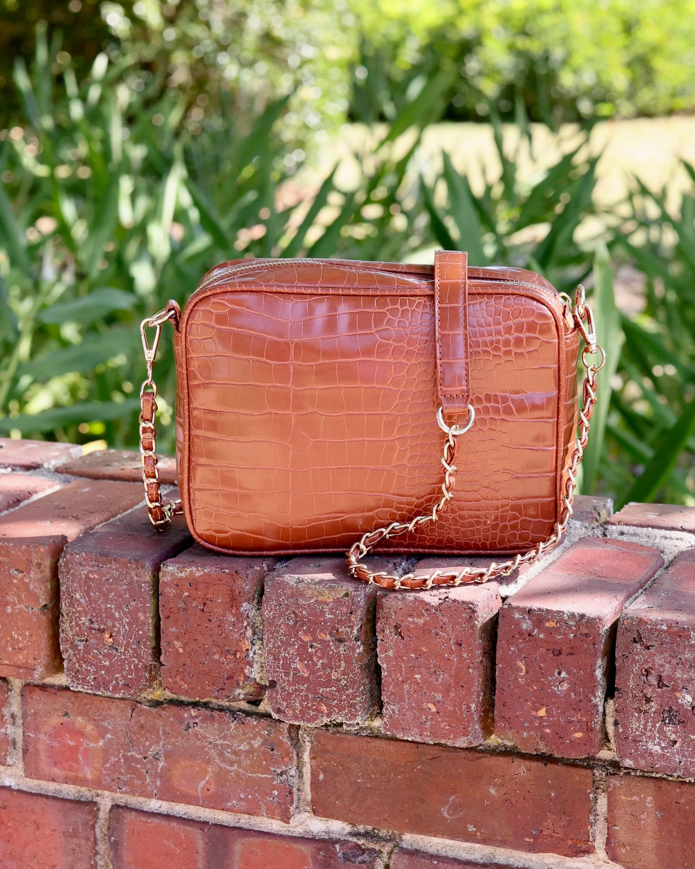 Fiona Crossbody Saddle